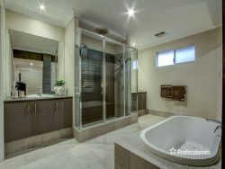 4 Tratman Rd, Caversham WA 6055, Australia