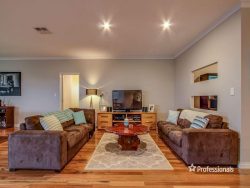 4 Tratman Rd, Caversham WA 6055, Australia