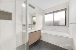 28 Vista Cct, Westmeadows VIC 3049, Australia