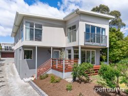 1A Gourlay St, Blackmans Bay TAS 7052, Australia