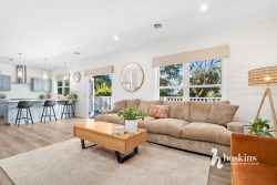 8A Pine Cres, Ringwood North VIC 3134, Australia