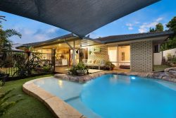 17 Armstrong Way, Highland Park QLD 4211, Australia