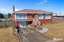 72 Caroline St, East Devonport TAS 7310, Australia