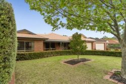 32 Darlingsford Blvd, Melton VIC 3337, Australia