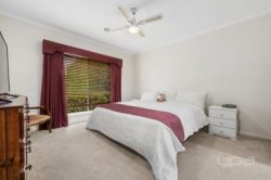 32 Darlingsford Blvd, Melton VIC 3337, Australia