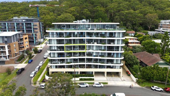 Unit 405/2 Wilhelmina St, Gosford NSW 2250, Australia