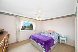 10 Hillsdale Cl, Gorokan NSW 2263, Australia