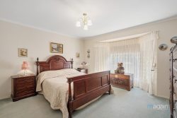 4 Spring Park Circuit, Aberfoyle Park SA 5159, Australia