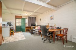 Unit 2/17 Jackes St, Armidale NSW 2350, Australia