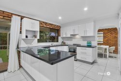 5 Mintwood Pl, Sunnybank Hills QLD 4109, Australia