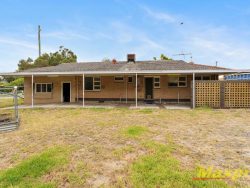 1 Brooklea Pl, Ferndale WA 6148, Australia