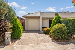 26 Raggatt Cres, Mitchell Park SA 5043, Australia