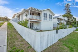 Unit 3/33 York St, Teralba NSW 2284, Australia