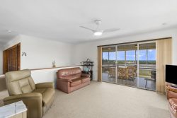 17 Summit Dr, Banora Point NSW 2486, Australia