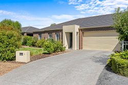 3 Selwyn St, Miners Rest VIC 3352, Australia