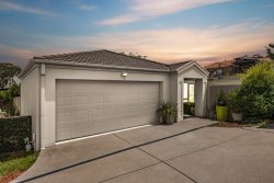 Unit 3/14 Toolagal Pl, Jerrabomberra NSW 2619, Australia