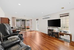 Unit 3/14 Toolagal Pl, Jerrabomberra NSW 2619, Australia