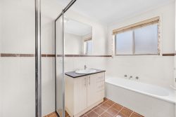 Unit 3/14 Toolagal Pl, Jerrabomberra NSW 2619, Australia