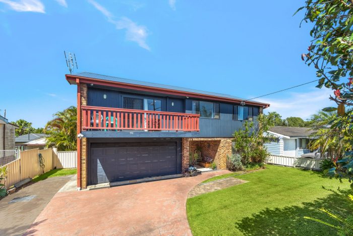 112 Wallarah Rd, Gorokan NSW 2263, Australia