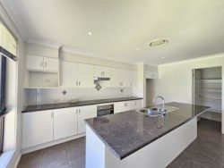 6 Almond St, Denman NSW 2328, Australia