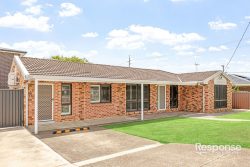 4 Austin Woodbury Pl, Toongabbie NSW 2146, Australia