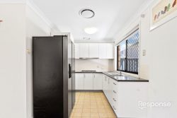 4 Austin Woodbury Pl, Toongabbie NSW 2146, Australia