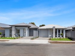 4 Bradman St, Sturt SA 5047, Australia