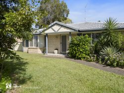 Unit 2/13 Edward Ave, Pottsville NSW 2489, Australia