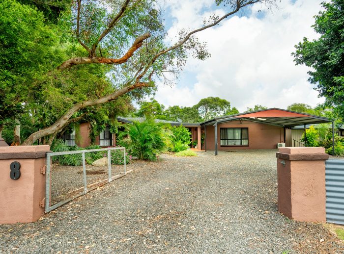 8 Glen Cres, Highfields QLD 4352, Australia