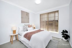 5 James Sea Dr, Green Point NSW 2251, Australia