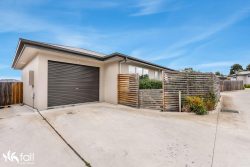 Unit 4/103 Groningen Rd, Kingston TAS 7050, Australia