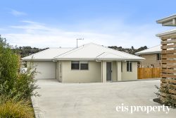 2 Home Ave, Blackmans Bay TAS 7052, Australia