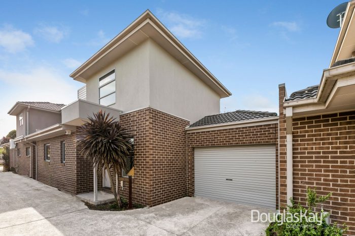 Unit 2/10 Kinnane Cres, Sunshine VIC 3020, Australia