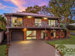 33 Leslie Ave, Gorokan NSW 2263, Australia