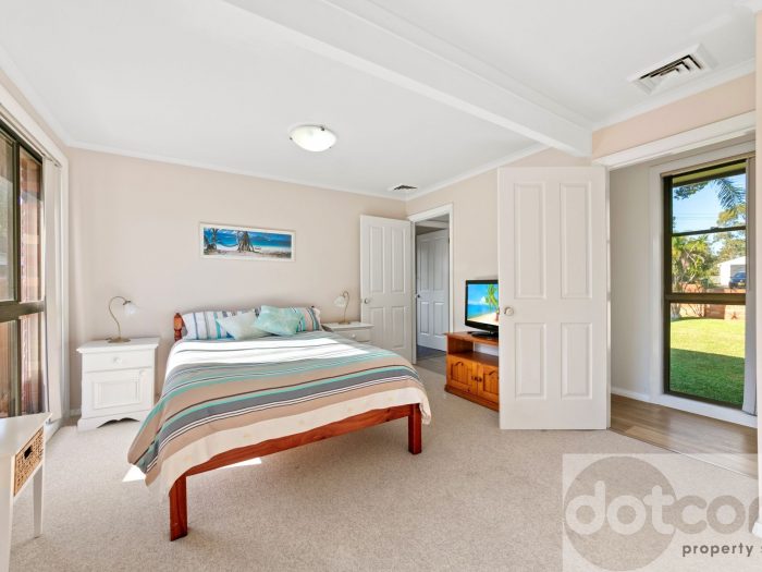 33 Leslie Ave, Gorokan NSW 2263, Australia