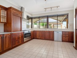 26 Lewis St, Lamington WA 6430, Australia