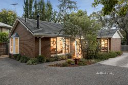 64 Lincoln Rd, Croydon VIC 3136, Australia