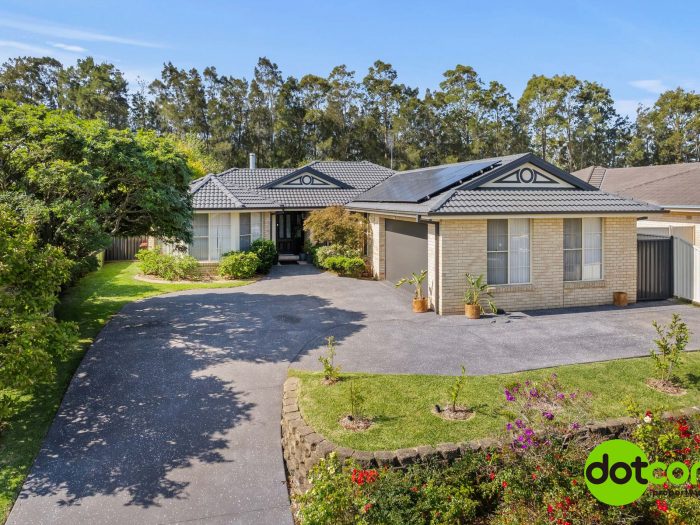 38 MacDougall Cres, Hamlyn Terrace NSW 2259, Australia