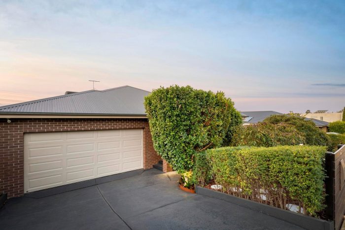 72 Marigold Cres, Gowanbrae VIC 3043, Australia