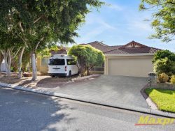 12 Rosebud Cl, Huntingdale WA 6110, Australia