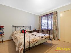 12 Rosebud Cl, Huntingdale WA 6110, Australia