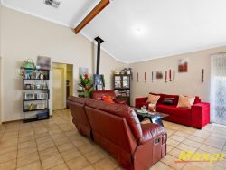 12 Rosebud Cl, Huntingdale WA 6110, Australia