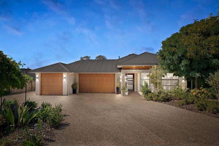 11 Cathedral Rise, Doreen VIC 3754, Australia