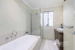 4 Seville Pl, Binningup WA 6233, Australia