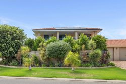 2 Manakoora Rise, Sorrento WA 6020, Australia