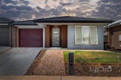 5 Ruff Wy, Melton South VIC 3338, Australia