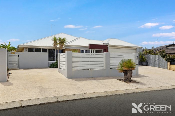 15 Grasshill Grange, Halls Head WA 6210, Australia