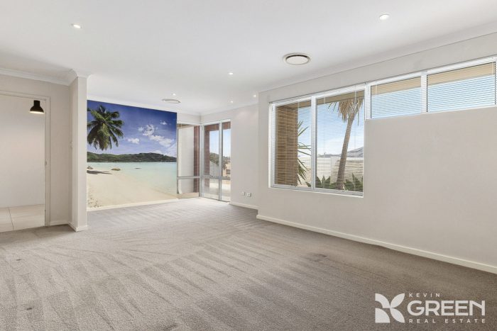 15 Grasshill Grange, Halls Head WA 6210, Australia