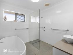 16 Balmoral St, Pottsville NSW 2489, Australia