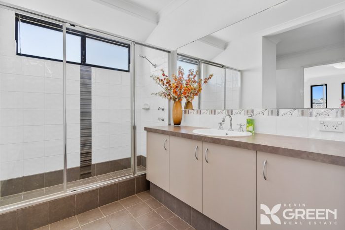1 Burrill Rest, Lakelands WA 6180, Australia
